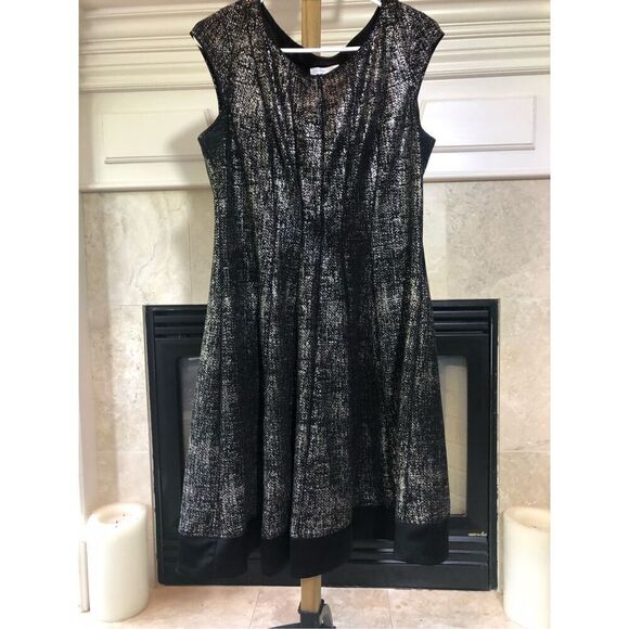 Signature by Robbie Bee Women’s Black and Gold Dress Size PL - Picture 2 of 7